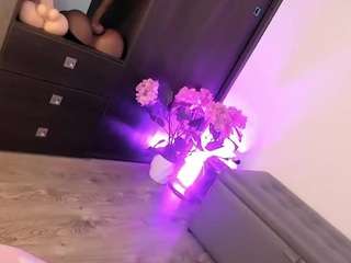 queen-liana Live Webcam on CamSoda