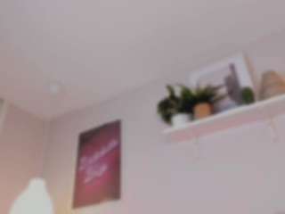 Live webcam model queen-liana on Soda Cams