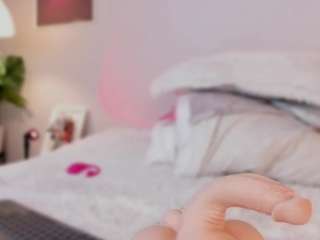 Live webcam model queen-liana on Soda Cams