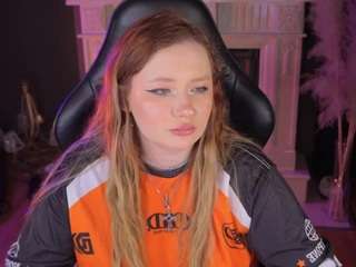 carolinawinter's CamSoda show and profile