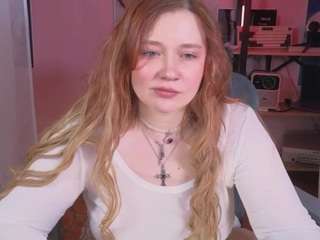 carolinawinter's CamSoda show and profile