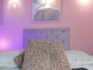 Briana Thompson live webcam show
