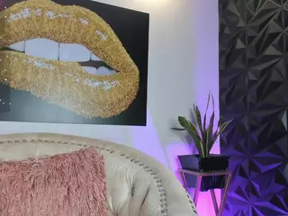 Briana Thompson's Live Sex Cam Show