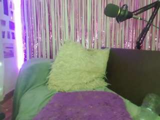 candy02-flip Live Webcam on CamSoda