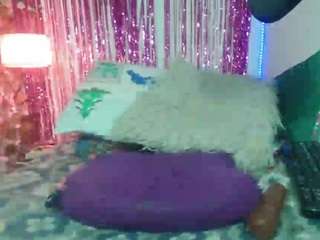 candy02-flip's CamSoda show and profile