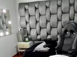 charlothmaner's Live Sex Cam Show