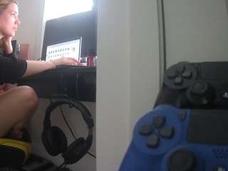 voyeurcam-sexy-little-ana-01