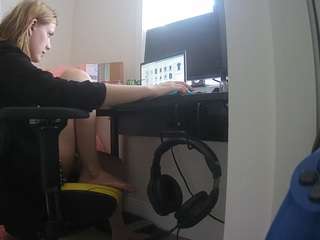 voyeurcam-sexy-little-ana-01