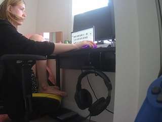 voyeurcam-sexy-little-ana-01
