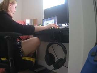 voyeurcam-sexy-little-ana-01