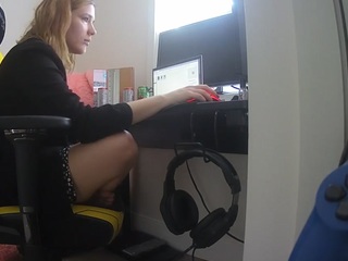 voyeurcam-sexy-little-ana-01