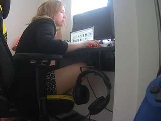 voyeurcam-sexy-little-ana-01