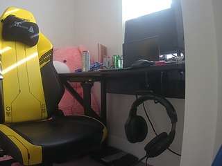 voyeurcam-sexy-little-ana-01