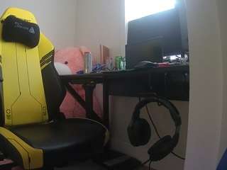voyeurcam-sexy-little-ana-01