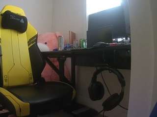 voyeurcam-sexy-little-ana-01