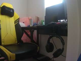 voyeurcam-sexy-little-ana-01
