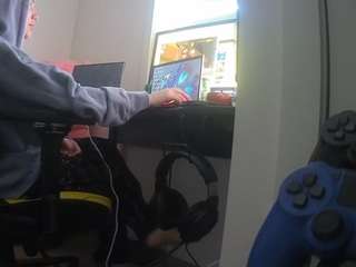 voyeurcam-sexy-little-ana-01