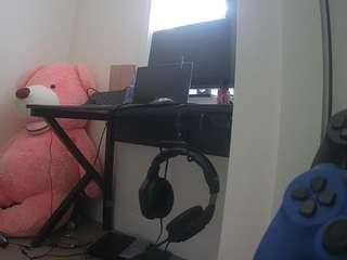voyeurcam-sexy-little-ana-01