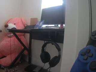 voyeurcam-sexy-little-ana-01