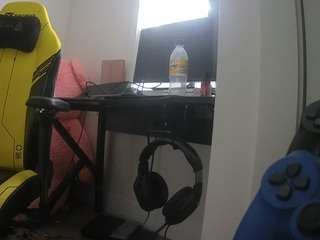 voyeurcam-sexy-little-ana-01