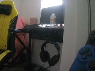 voyeurcam-sexy-little-ana-01