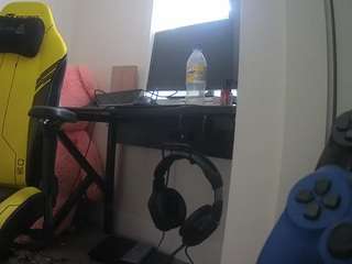 voyeurcam-sexy-little-ana-01