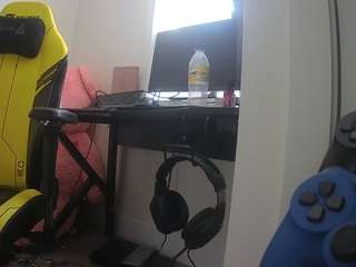 voyeurcam-sexy-little-ana-01