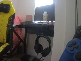voyeurcam-sexy-little-ana-01 Thumb Image