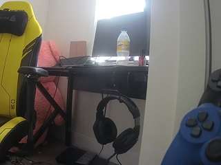 voyeurcam-sexy-little-ana-01