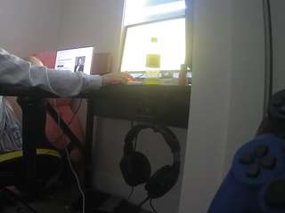 voyeurcam-sexy-little-ana-01