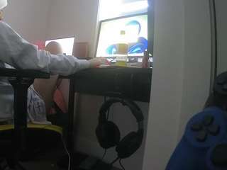 voyeurcam-sexy-little-ana-01