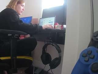 voyeurcam-sexy-little-ana-01