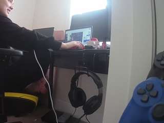 voyeurcam-sexy-little-ana-01