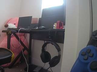 voyeurcam-sexy-little-ana-01
