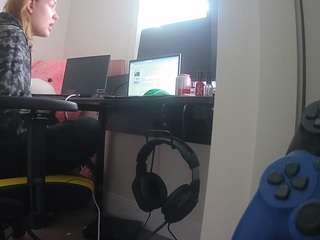 voyeurcam-sexy-little-ana-01