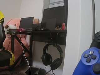 voyeurcam-sexy-little-ana-01