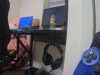 voyeurcam-sexy-little-ana-01