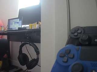 voyeurcam-sexy-little-ana-01