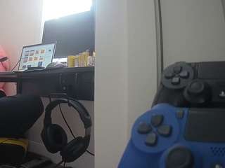 voyeurcam-sexy-little-ana-01