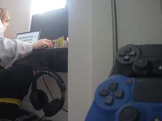 voyeurcam-sexy-little-ana-01