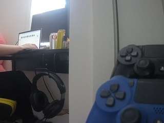 voyeurcam-sexy-little-ana-01