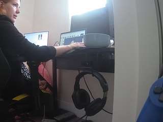 voyeurcam-sexy-little-ana-01
