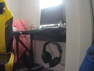 voyeurcam-sexy-little-ana-01
