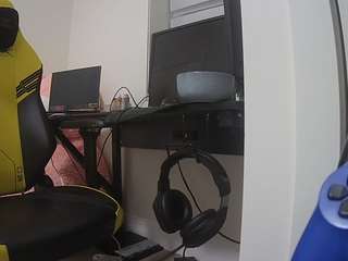 voyeurcam-sexy-little-ana-01