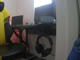 voyeurcam-sexy-little-ana-01