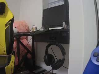 voyeurcam-sexy-little-ana-01