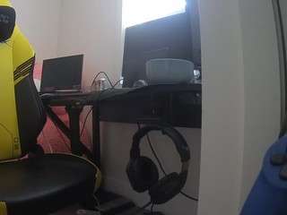 voyeurcam-sexy-little-ana-01