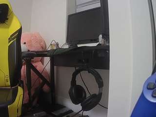 voyeurcam-sexy-little-ana-01