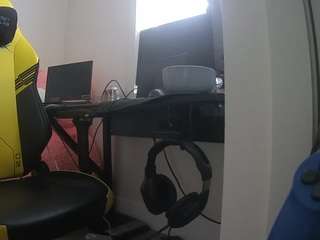 voyeurcam-sexy-little-ana-01