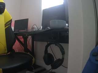 voyeurcam-sexy-little-ana-01